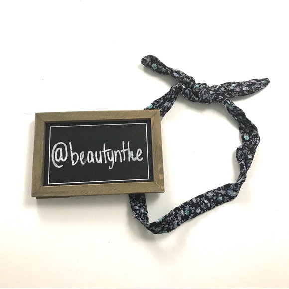 Brandy Melville Accessories - Blue floral brandy Melville bow headband.